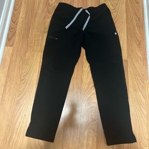 Figs Black size small Yola skinny scrub pants
